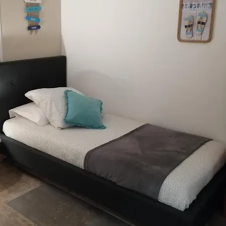 Holiday home Le Petit Mas Des Lavandins Vernegues